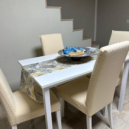 לינה וארוחת בוקר נאפולי A.D.M מראה חיצוני תמונה